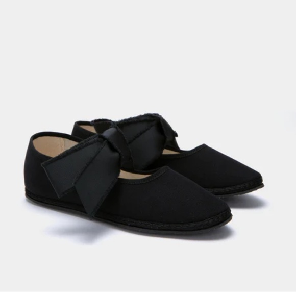 *NWT* TUCKERNUCK x ViBi VENEZiA Velvet Carbone Maxi Bow Mary Janes — 7 - Picture 3 of 6